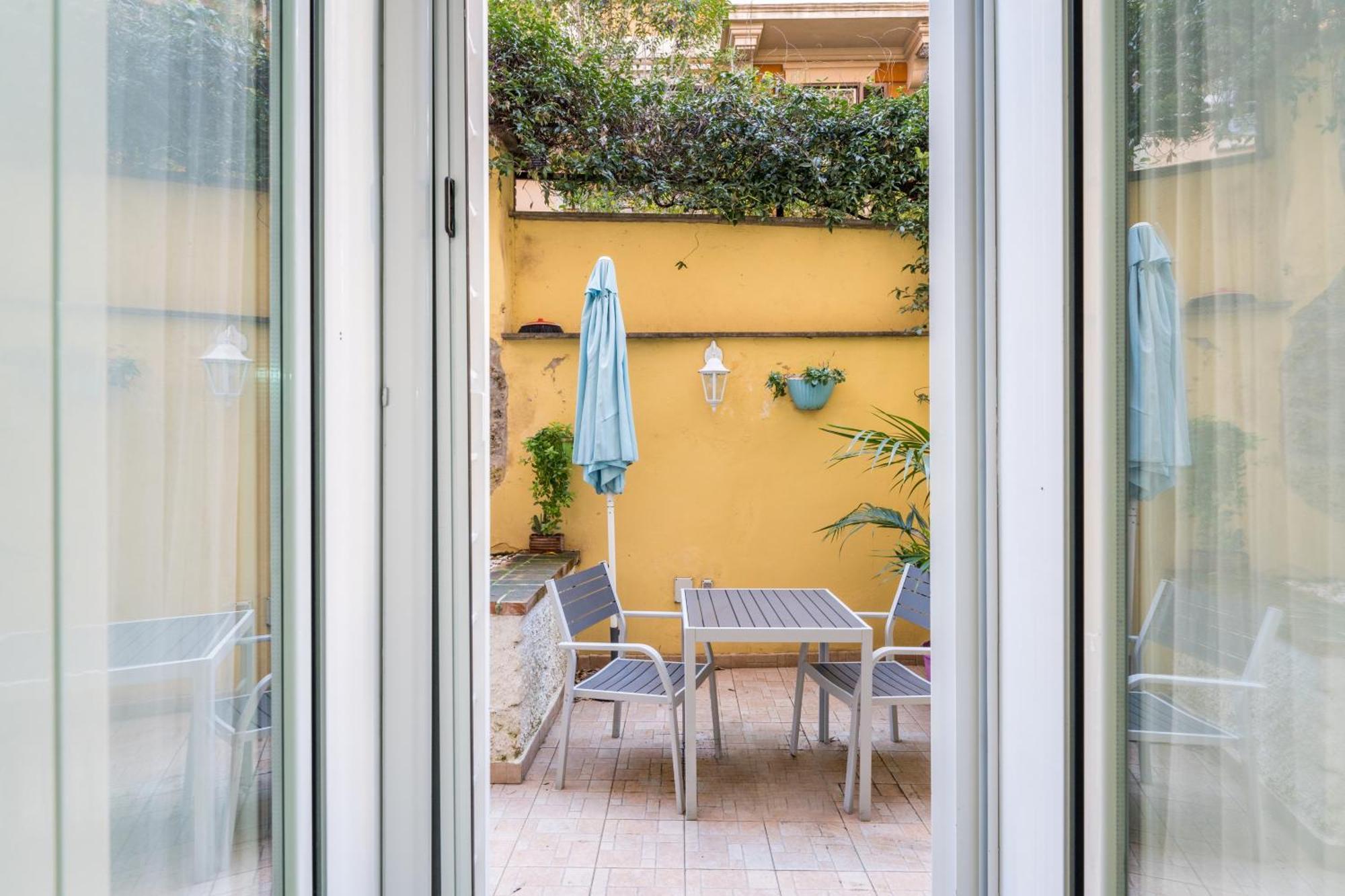 Cozy In Trastevere With Patio - Ac * Rom